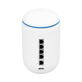 UniFi OS Console: UniFi Dream Machine, dispositivo que combina Wi-Fi AP 802.11ac Wave 2 MU-MIMO 4x4, Switch de 4 puertos, Router Security Gateway y Controlador UniFi