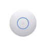 Access Point UniFi 802.11ac Wave 2,  MU-MIMO4X4 con antena Beamforming, hasta 1.7 Gbps, para interior PoE 802.3af, soporta 200 clientes, incluye PoE